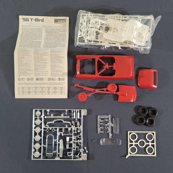 Monogram '56 T-Bird 1:24 Scale Ford Thunderbird Model Kit 2289 Vintage 1982 NEW - Picture 6 of 9